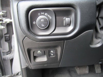 2021 RAM 1500 Big Horn Quad Cab 4x4 6'4' Box