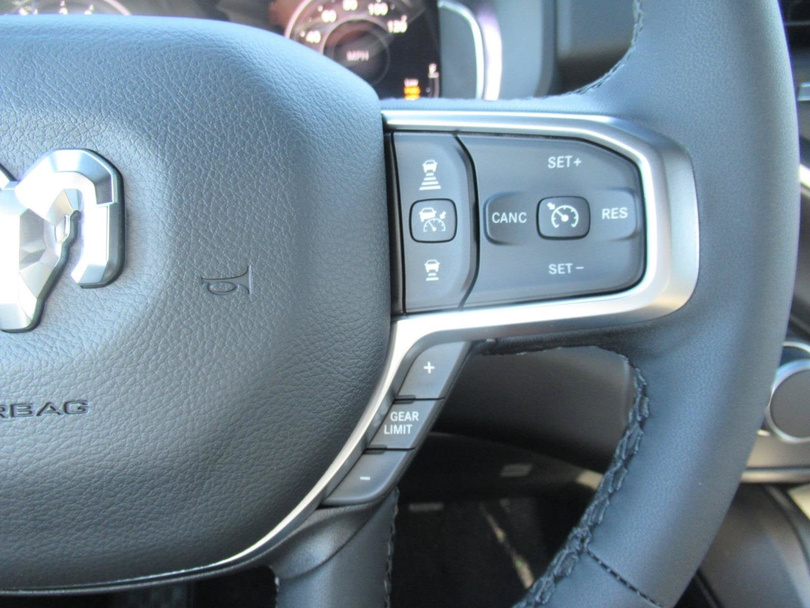 2027 RAM Ram 1500 RAM 1500 BIG HORN CREW CAB 4X4 5'7' BOX