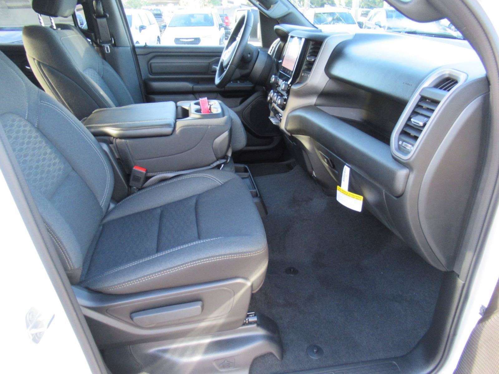 2027 RAM 1500 RAM 1500 WARLOCK CREW CAB 4X4 5'7' BOX