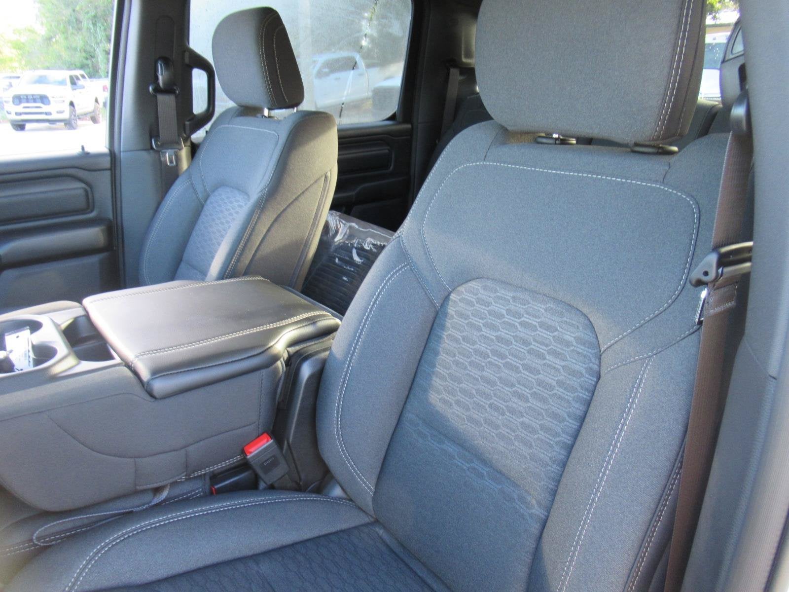 2027 RAM 1500 RAM 1500 WARLOCK CREW CAB 4X4 5'7' BOX