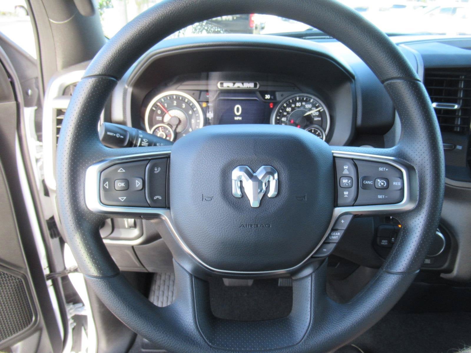 2027 RAM 1500 RAM 1500 WARLOCK CREW CAB 4X4 5'7' BOX