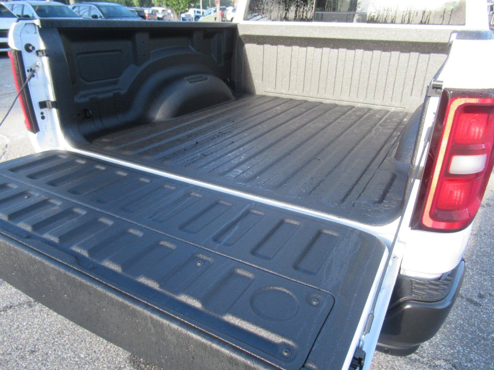 2027 RAM 1500 RAM 1500 WARLOCK CREW CAB 4X4 5'7' BOX