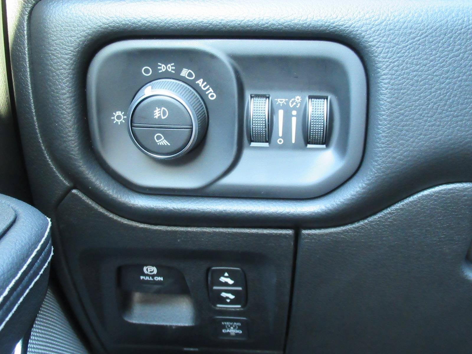 2027 RAM 1500 RAM 1500 REBEL CREW CAB 4X4 5'7' BOX