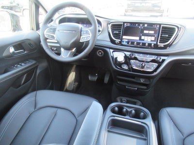2027 Chrysler Pacifica PACIFICA SELECT