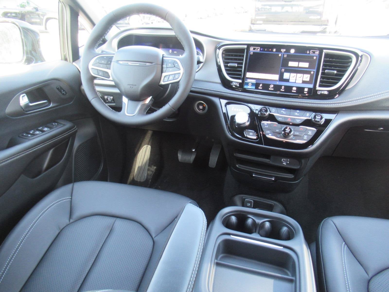 2027 Chrysler Pacifica PACIFICA SELECT