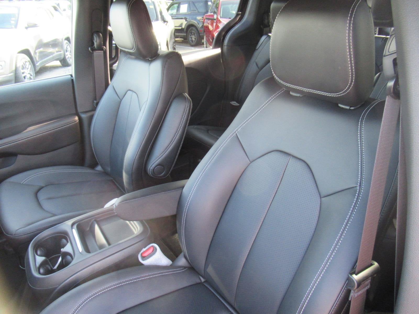2027 Chrysler Pacifica PACIFICA SELECT