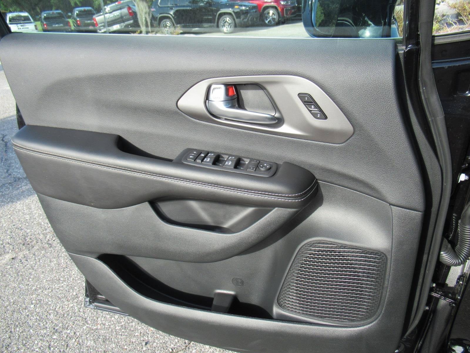 2027 Chrysler Pacifica PACIFICA SELECT