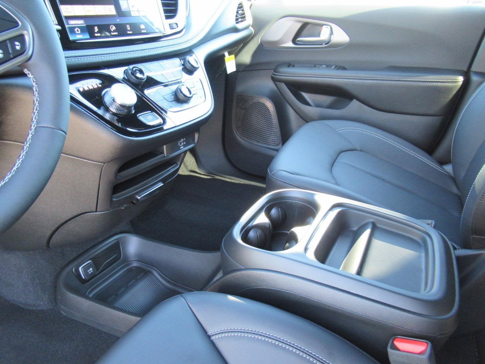 2027 Chrysler Pacifica PACIFICA SELECT