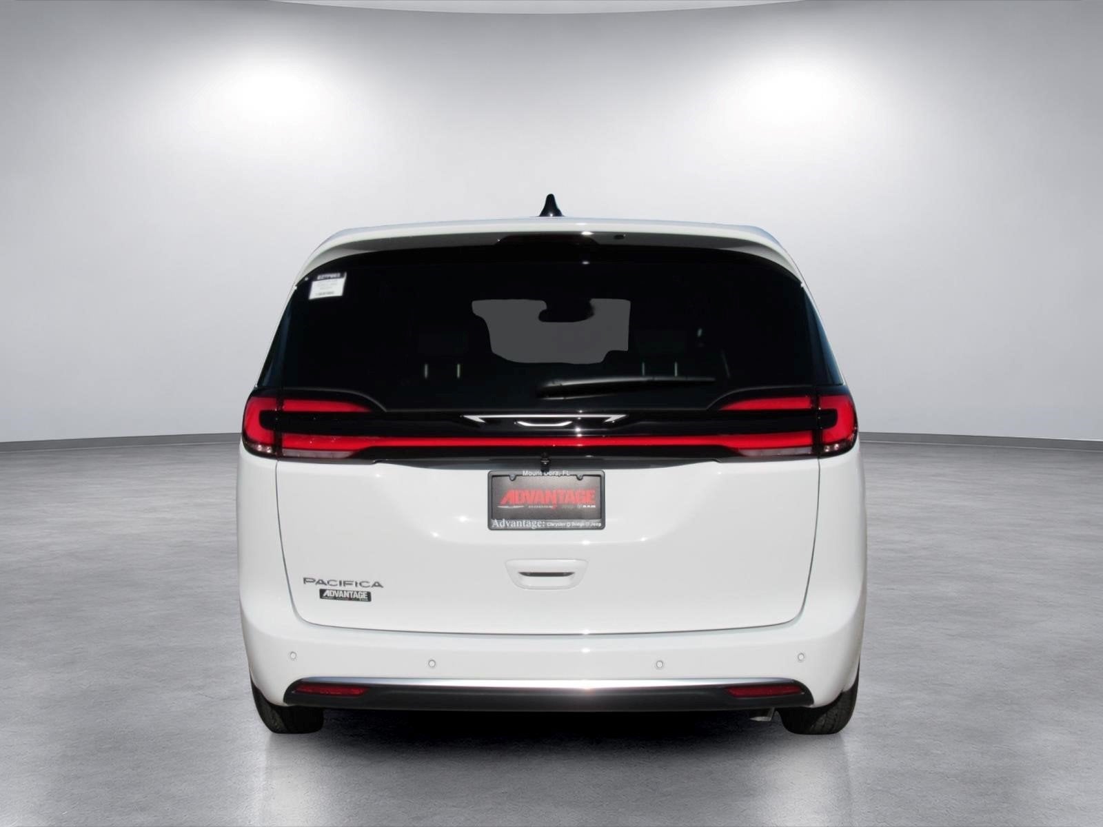 2027 Chrysler Pacifica PACIFICA SELECT