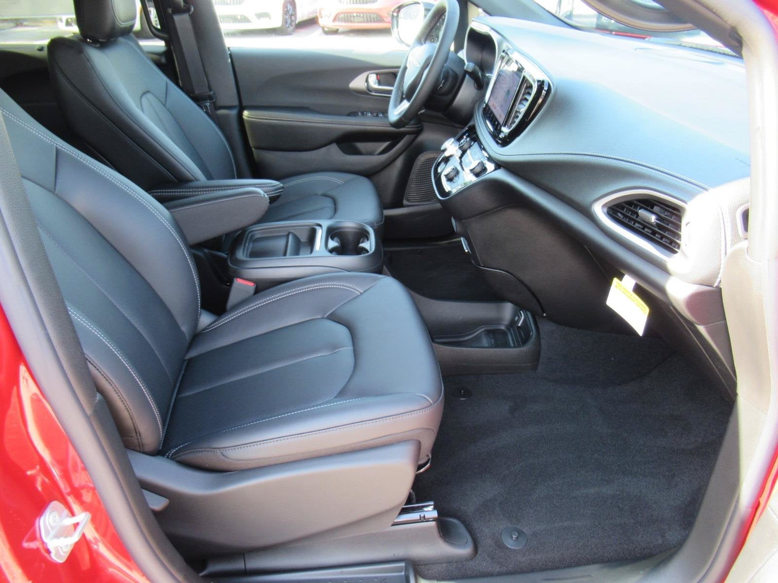 2027 Chrysler Pacifica PACIFICA SELECT