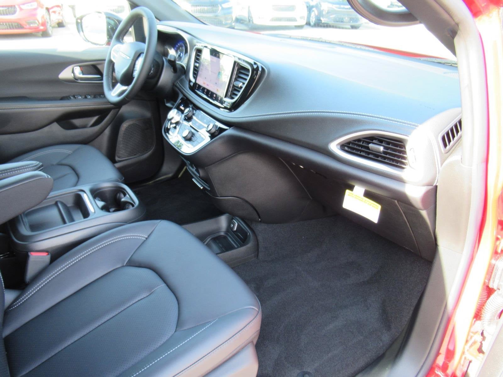 2027 Chrysler Pacifica PACIFICA SELECT