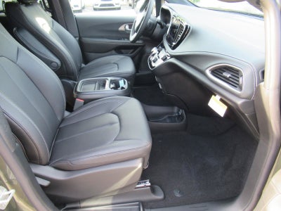 2027 Chrysler Pacifica PACIFICA SELECT
