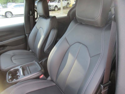 2027 Chrysler Pacifica PACIFICA SELECT