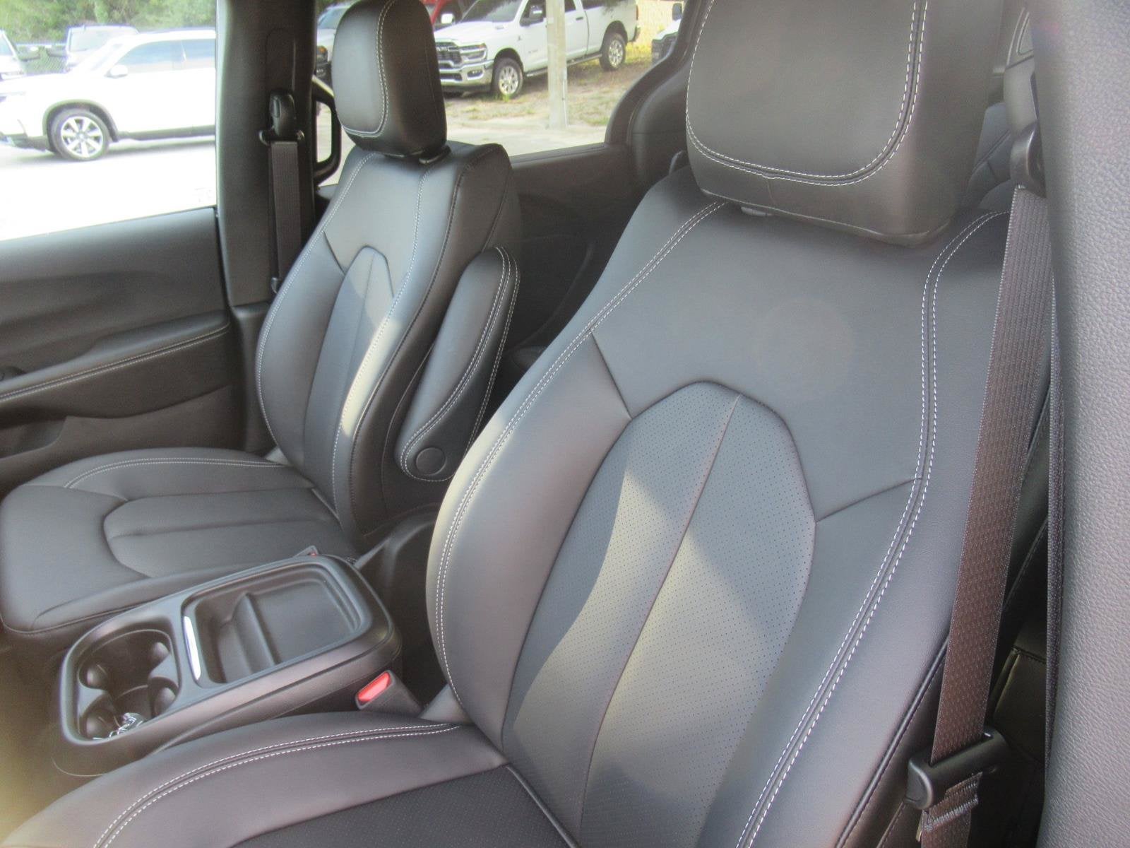 2027 Chrysler Pacifica PACIFICA SELECT