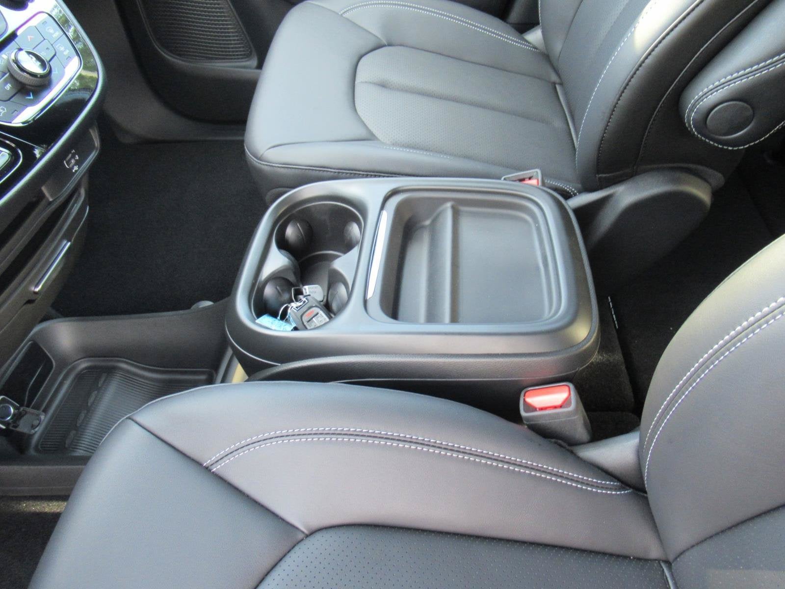 2027 Chrysler Pacifica PACIFICA SELECT