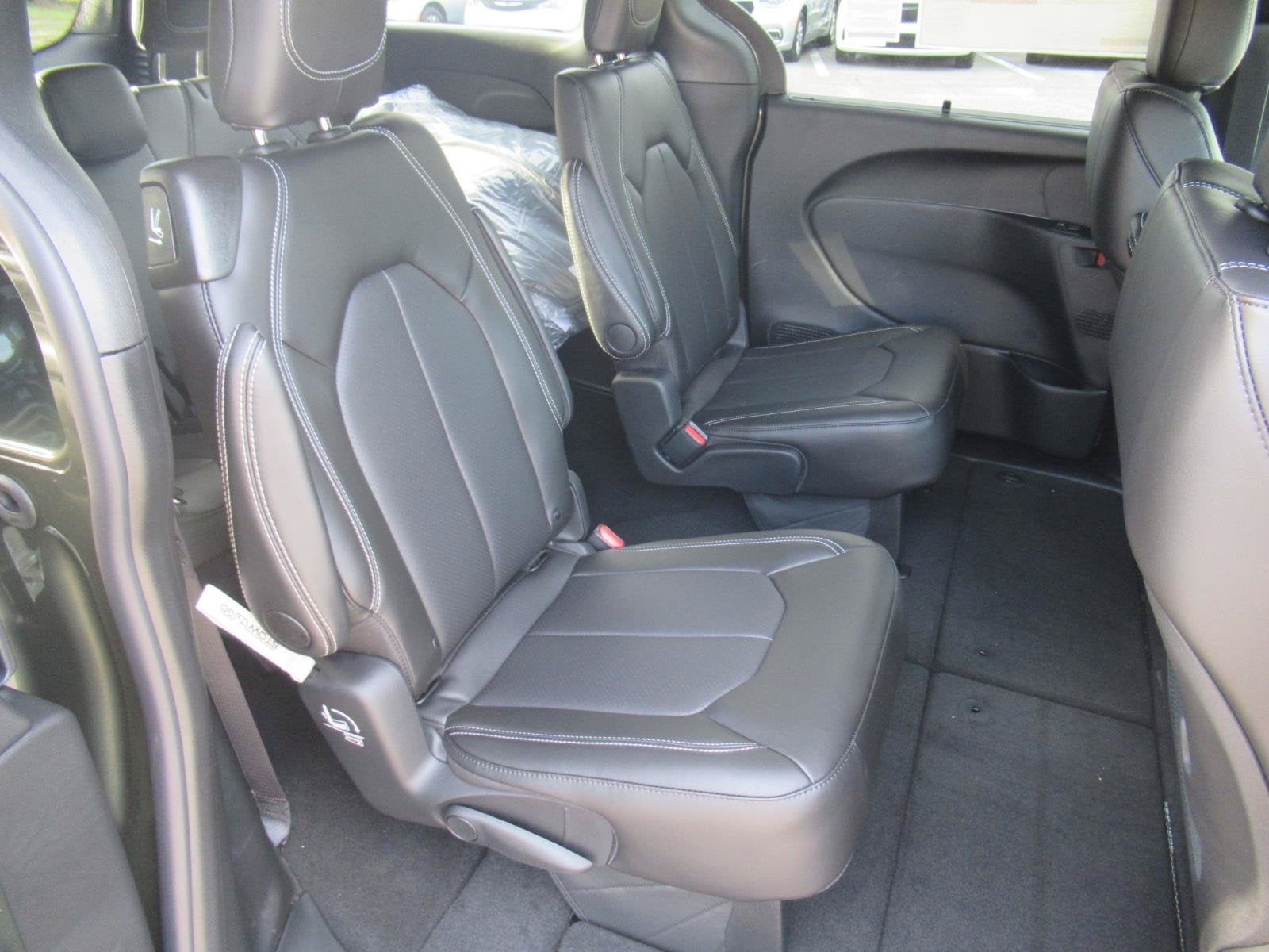 2027 Chrysler Pacifica PACIFICA SELECT