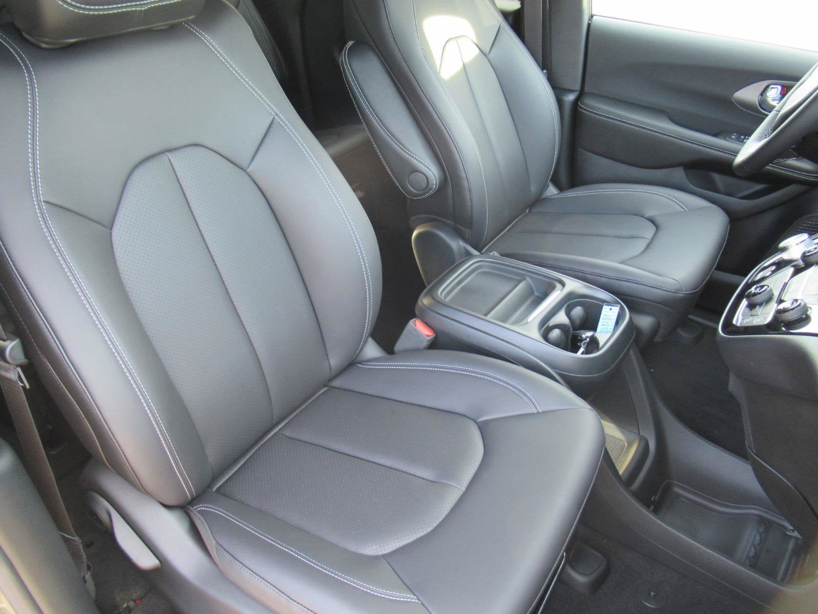 2027 Chrysler Pacifica PACIFICA SELECT