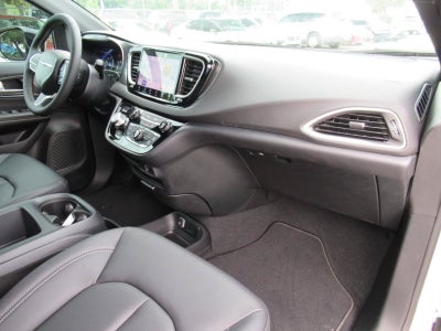 2026 Chrysler Voyager VOYAGER LX