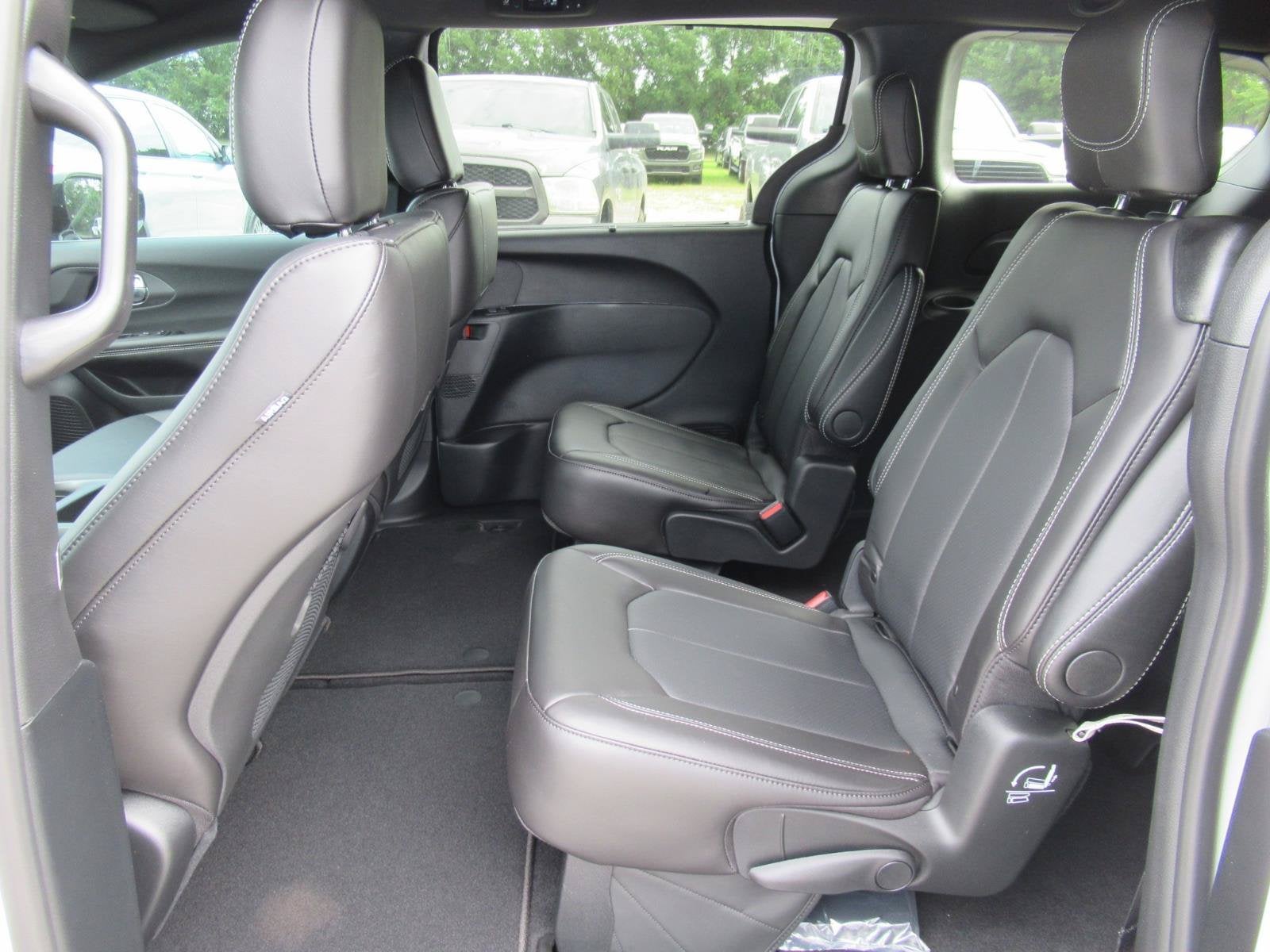 2026 Chrysler Voyager VOYAGER LX