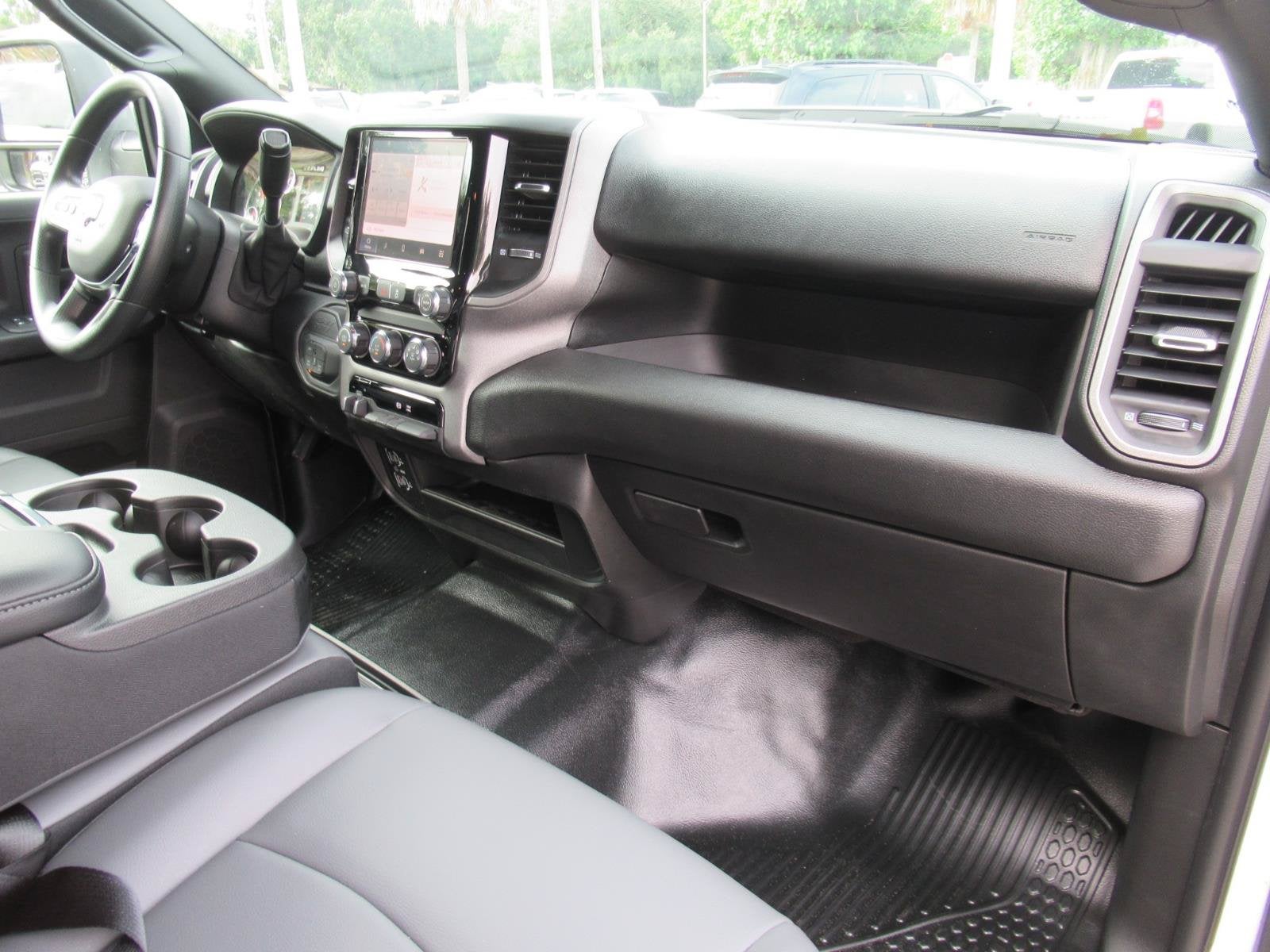 2027 RAM Ram 3500 RAM 3500 TRADESMAN CREW CAB 4X4 8' BOX