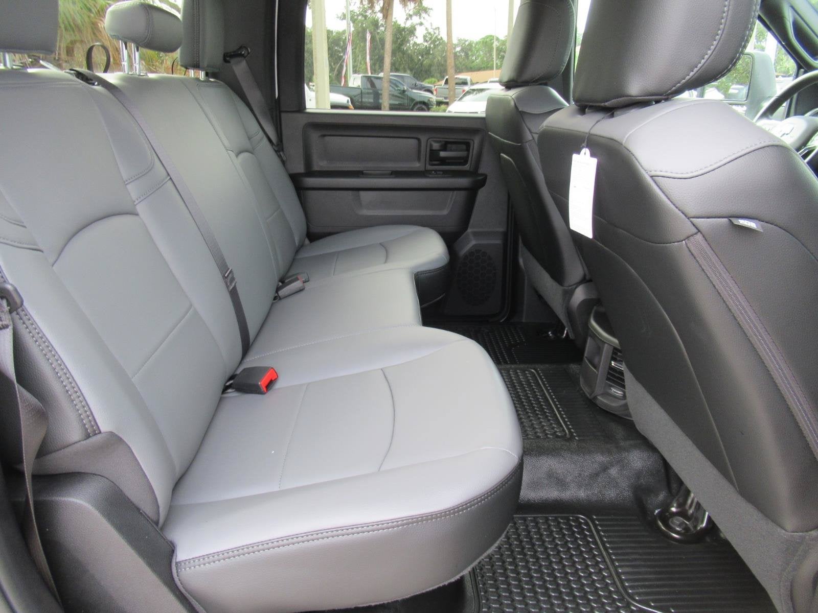 2027 RAM Ram 3500 RAM 3500 TRADESMAN CREW CAB 4X4 8' BOX