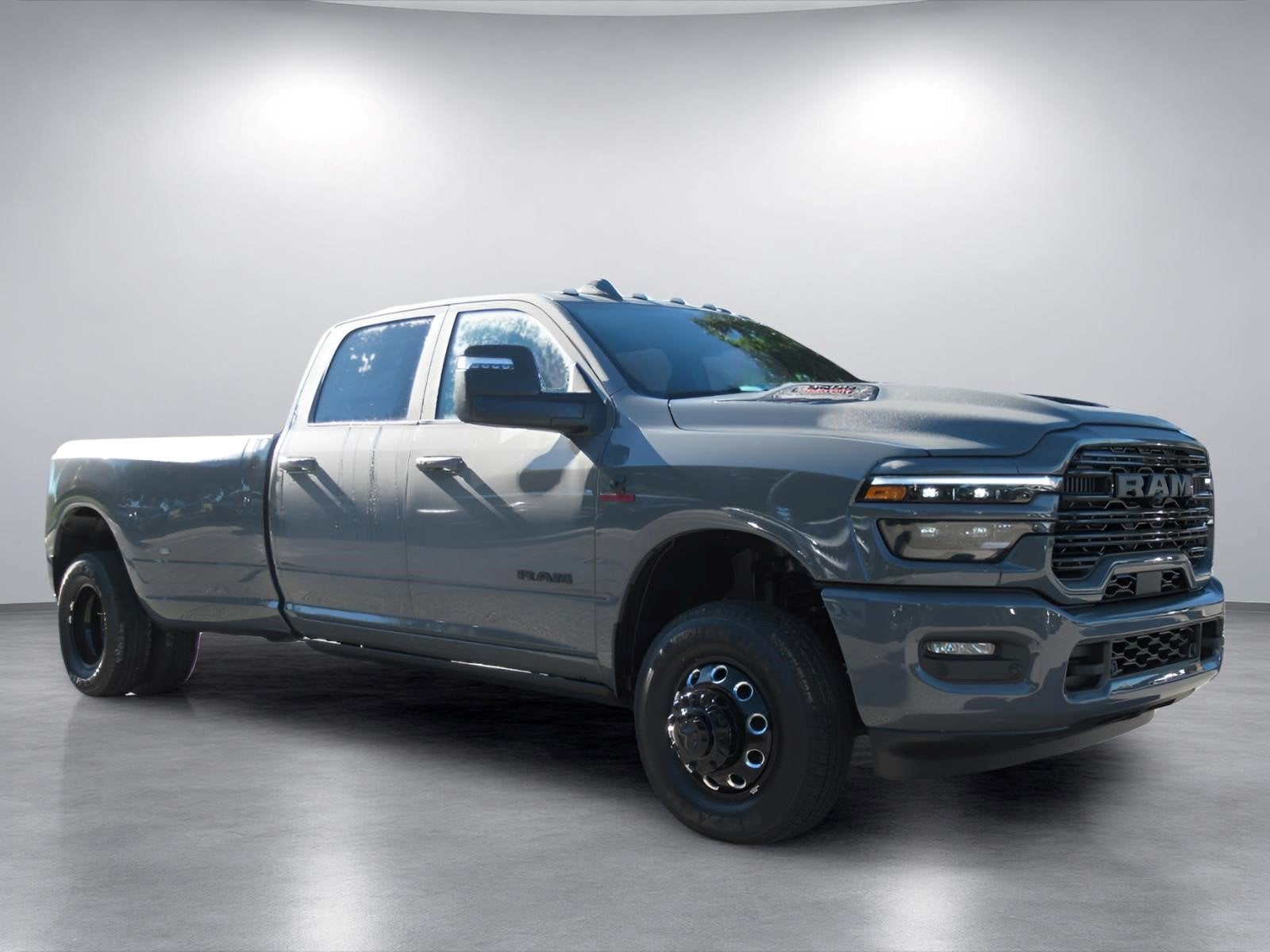 2027 RAM 3500 RAM 3500 LARAMIE CREW CAB 4X4 8' BOX
