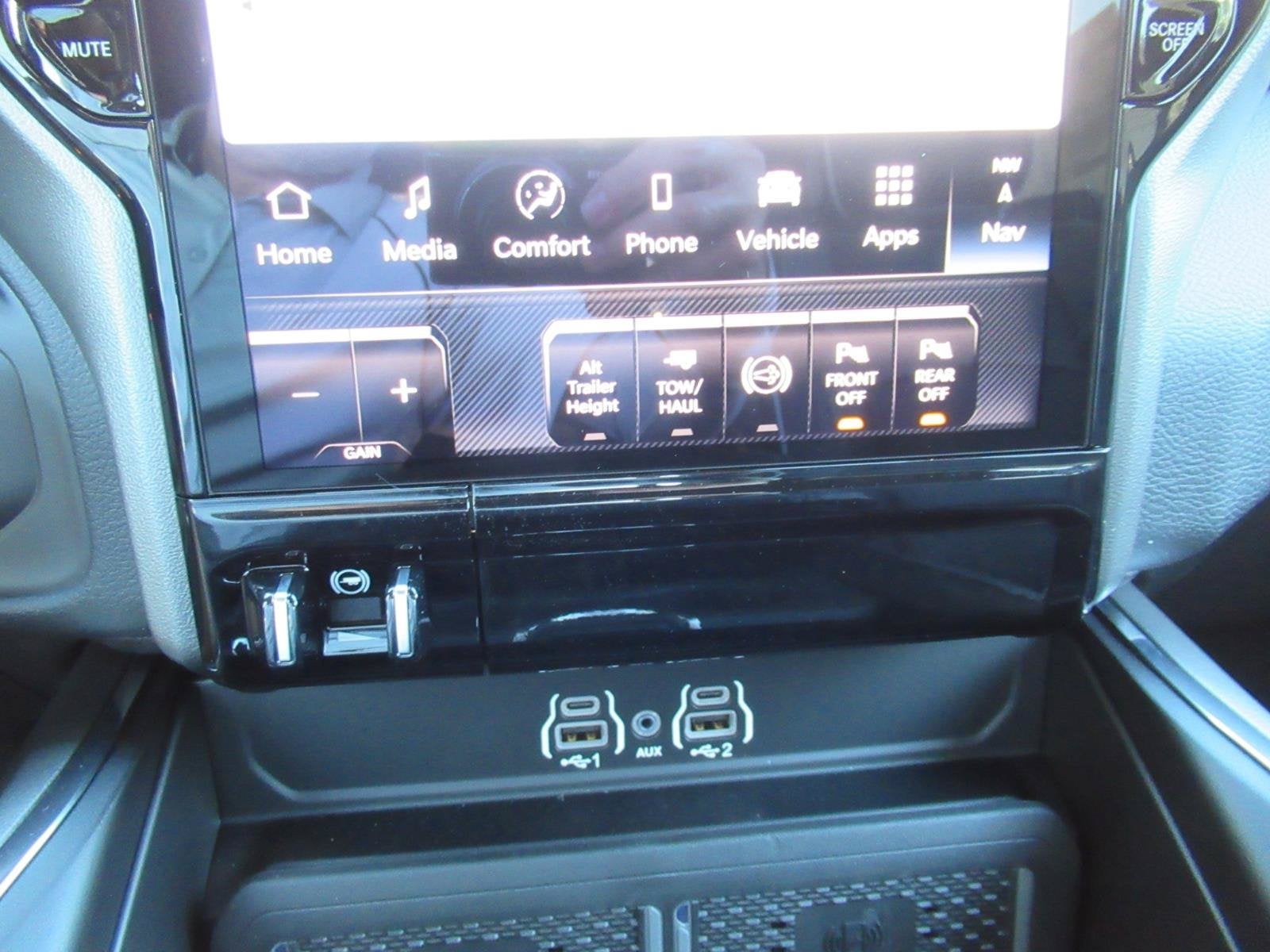 2027 RAM 3500 RAM 3500 LARAMIE CREW CAB 4X4 8' BOX
