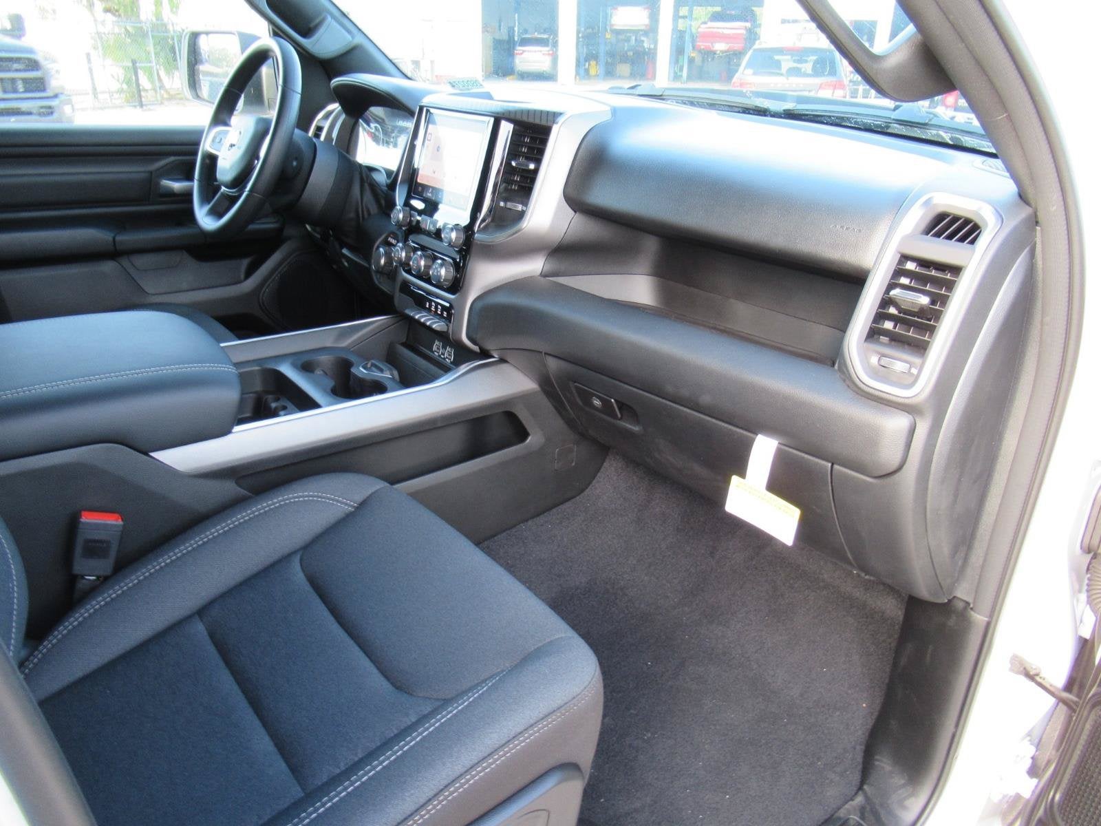 2026 RAM 1500 RAM 1500 EXPRESS CREW CAB 4X4 5'7' BOX