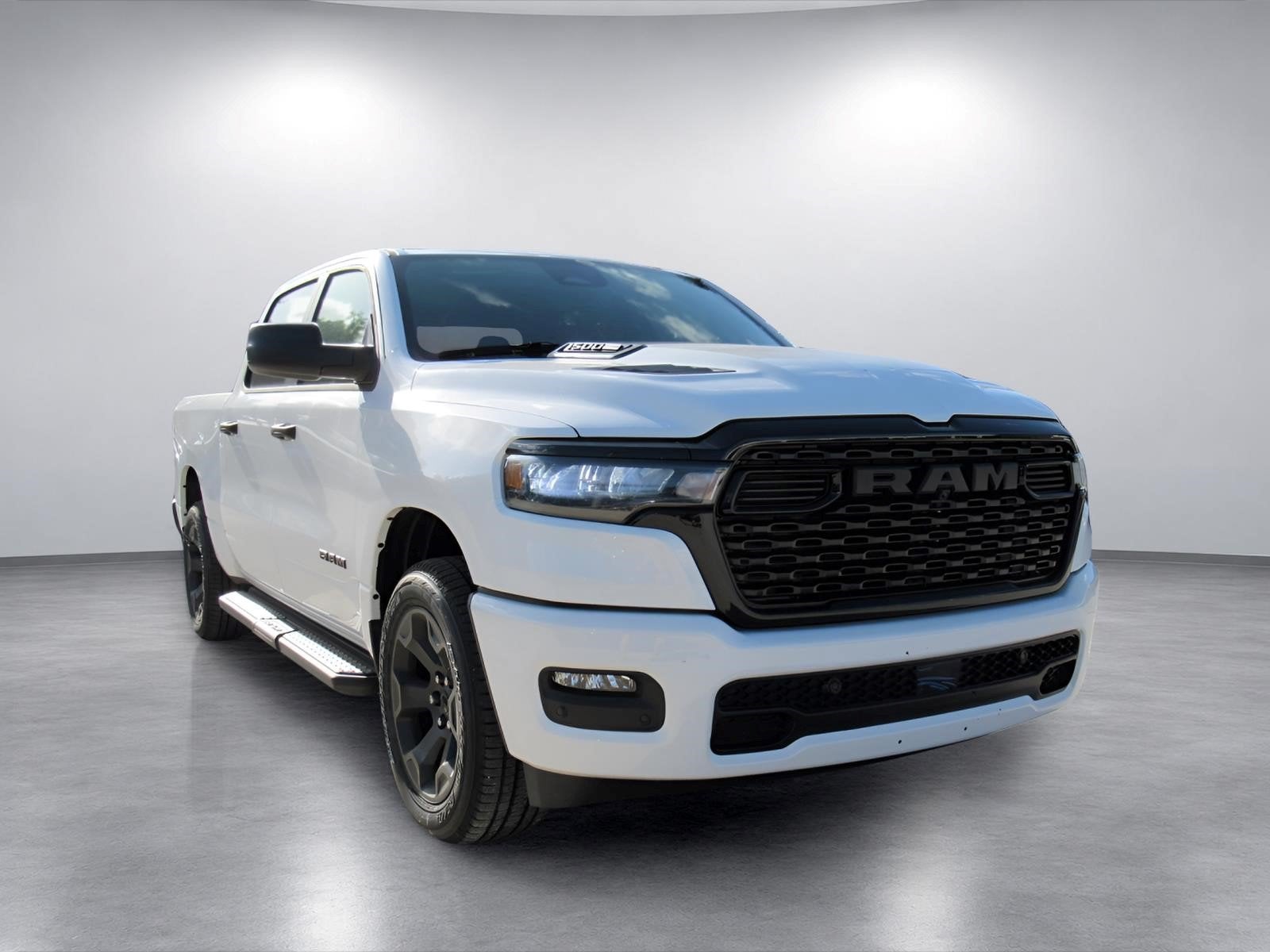 2026 RAM 1500 RAM 1500 EXPRESS CREW CAB 4X4 5'7' BOX