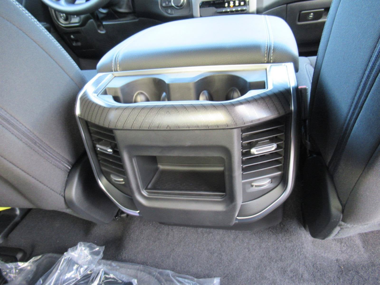 2026 RAM 1500 RAM 1500 EXPRESS CREW CAB 4X4 5'7' BOX
