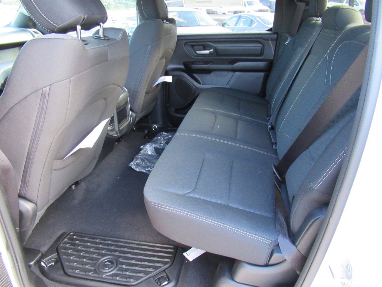 2026 RAM 1500 RAM 1500 EXPRESS CREW CAB 4X4 5'7' BOX