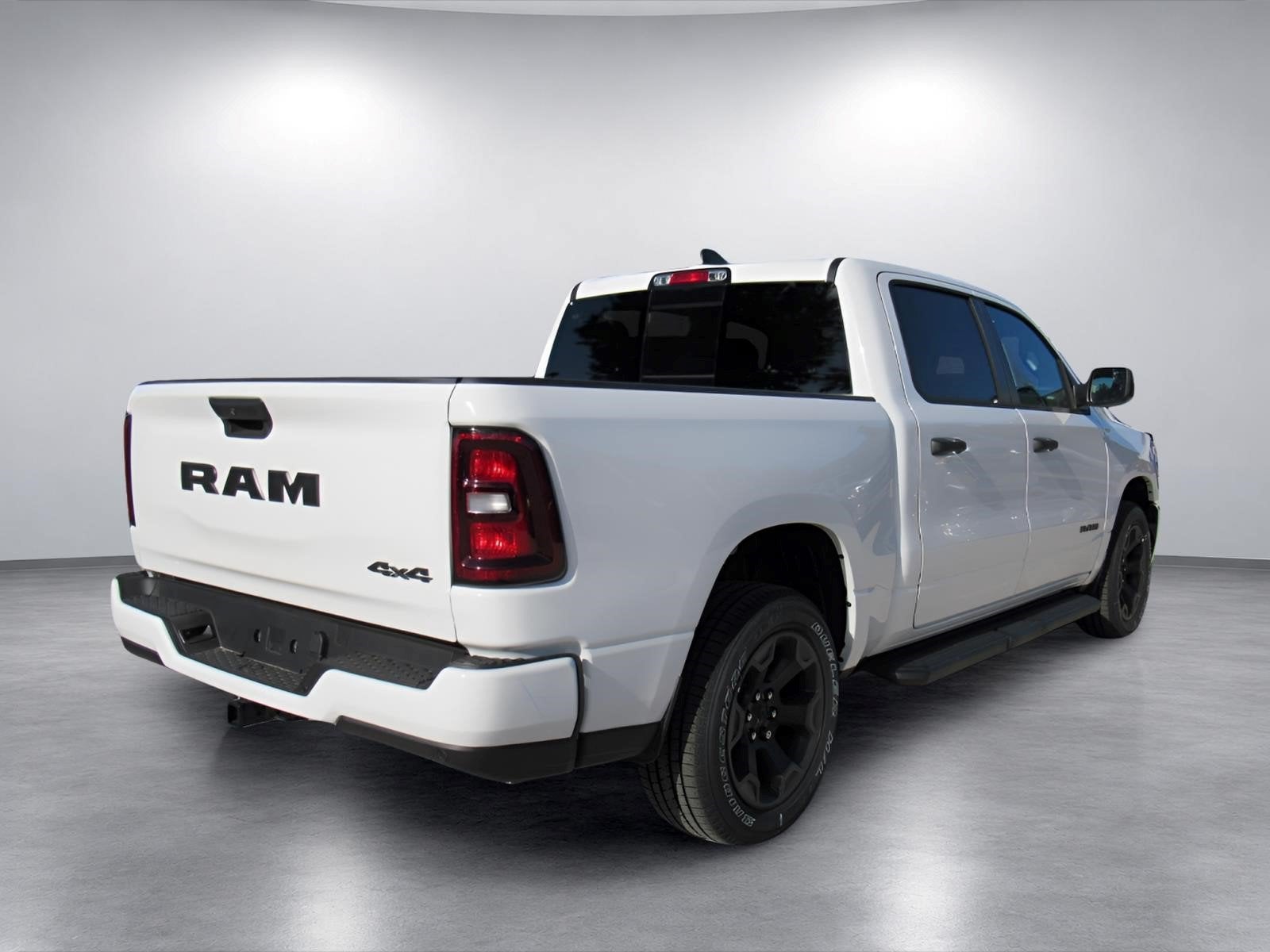 2026 RAM 1500 RAM 1500 EXPRESS CREW CAB 4X4 5'7' BOX