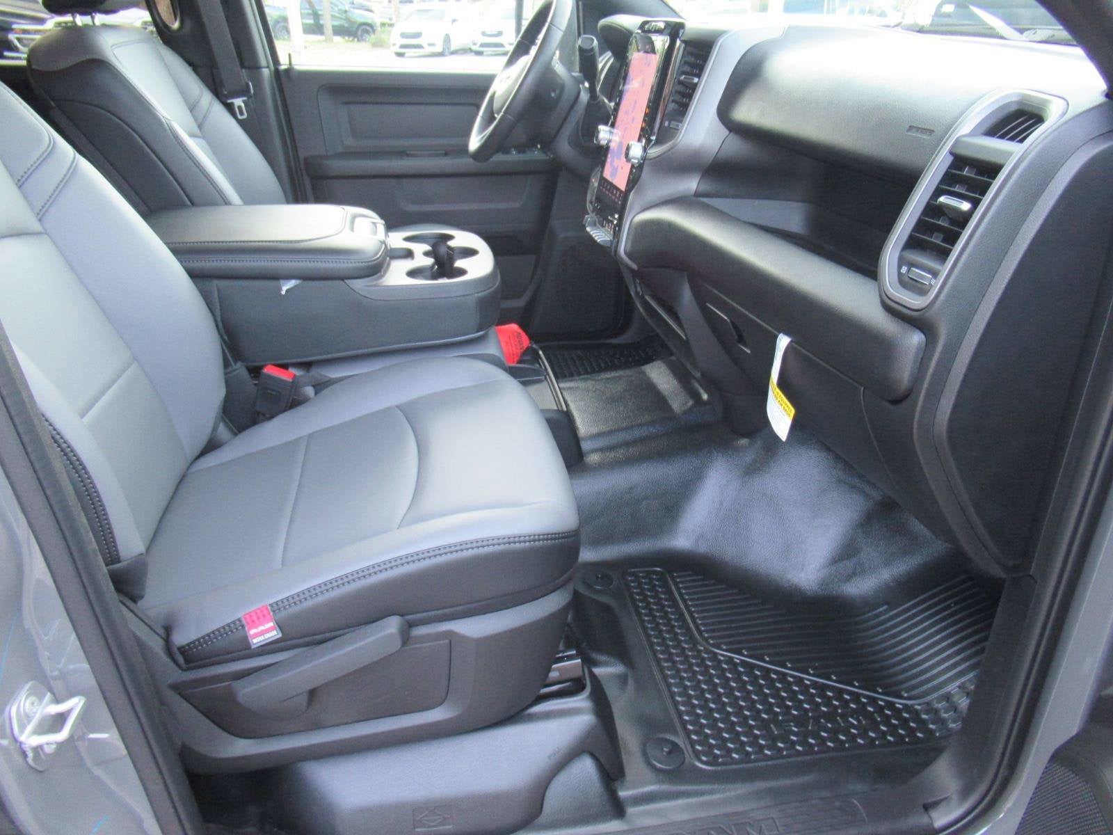 2027 RAM Ram 2500 RAM 2500 TRADESMAN CREW CAB 4X4 6'4' BOX