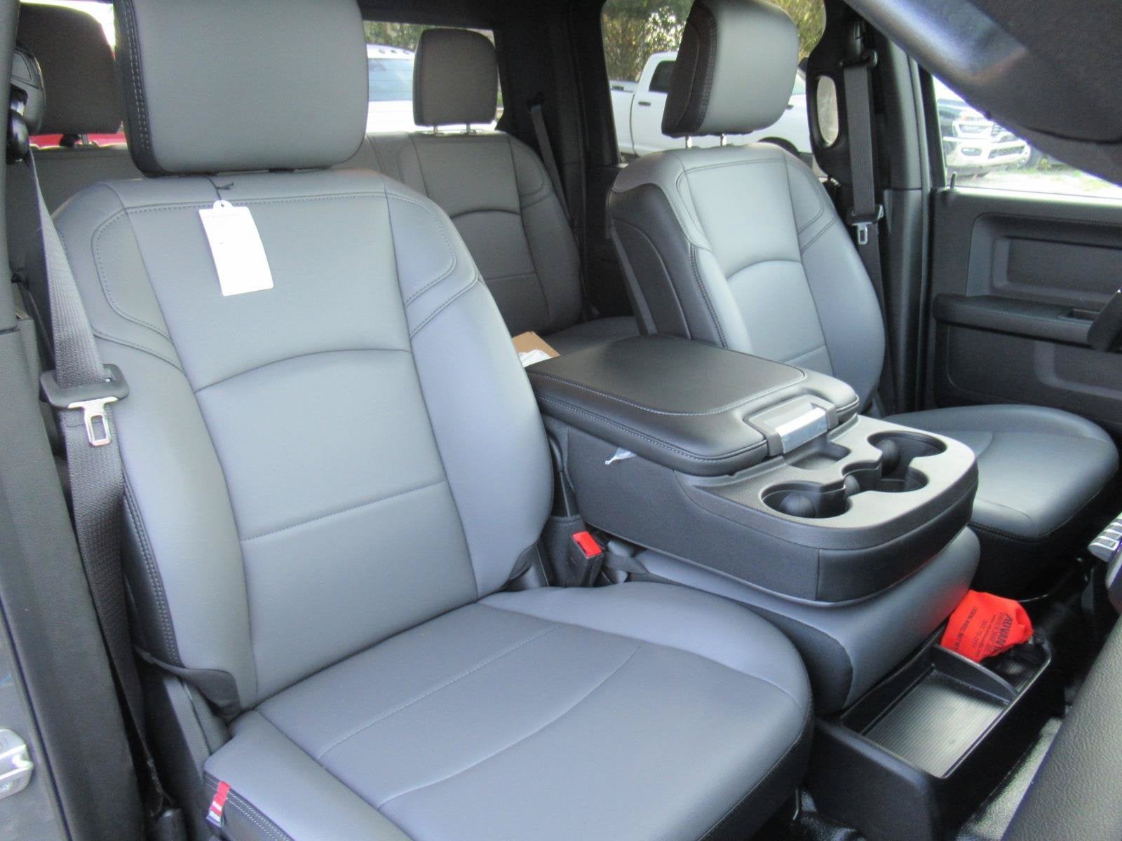 2027 RAM Ram 2500 RAM 2500 TRADESMAN CREW CAB 4X4 6'4' BOX